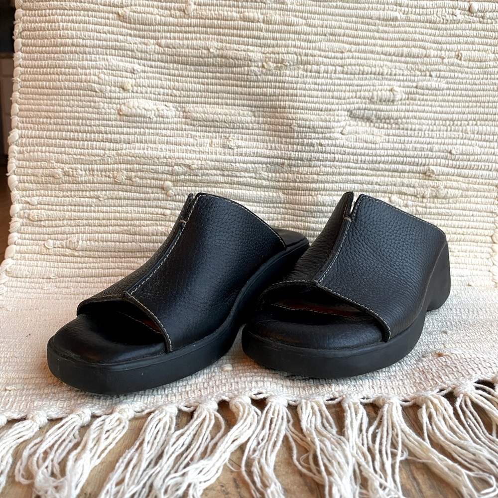 Minnetonka Platform Mules/Sandals